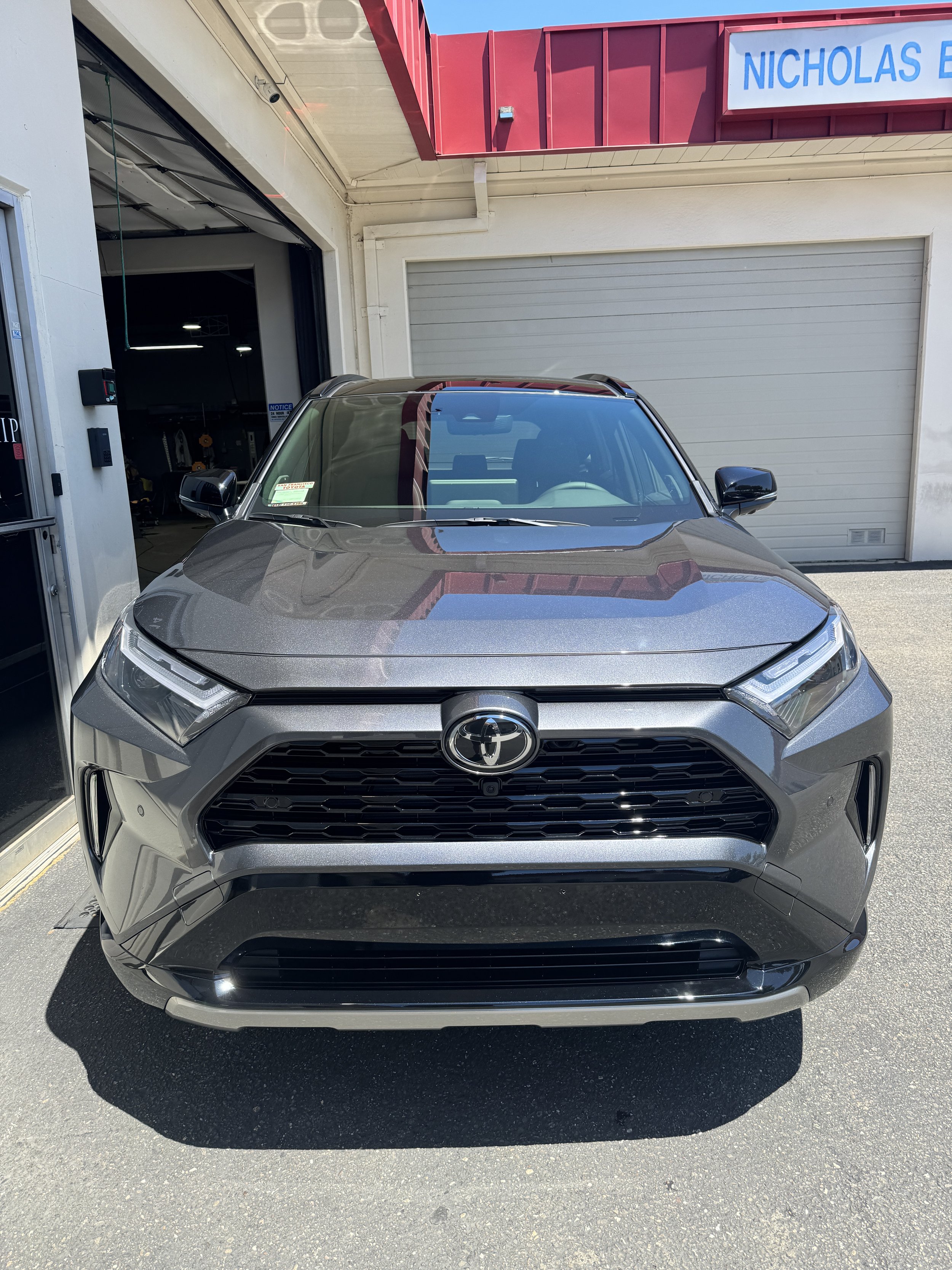 2025 Toyota Rav4 XSE (Magnetic Grey Metallic) — DETAILERSHIP™